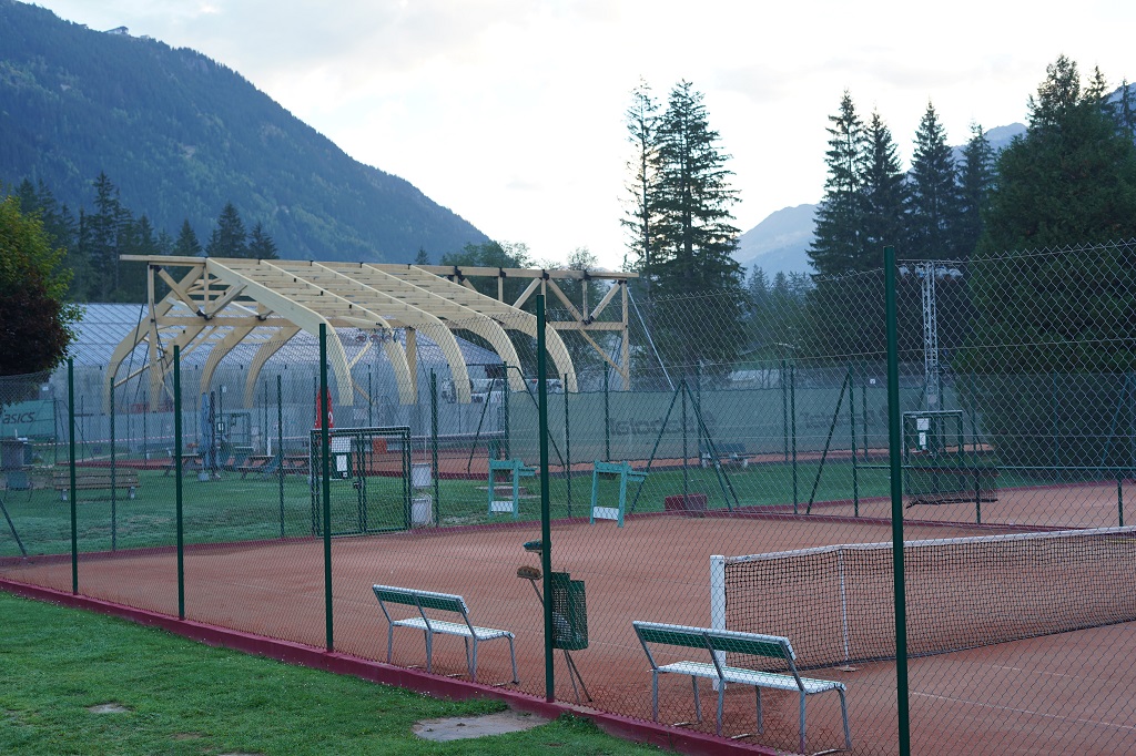 strcuture et charpente en bois pour les nouveaux terrains de tennis 